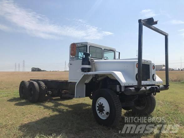 Diamond T M13 Chassis met cabine