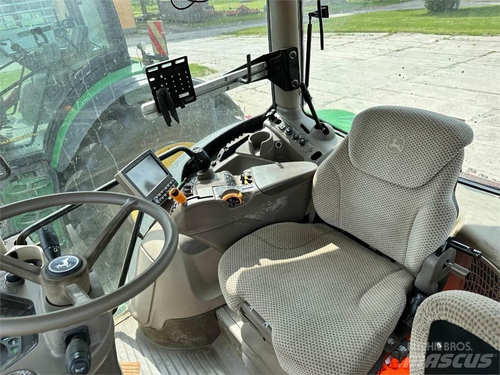 John Deere 6215R Tractoren