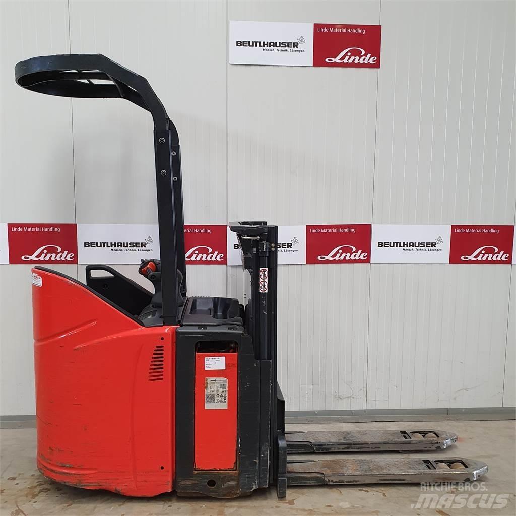 Linde D12SP Stapelaar meeloop