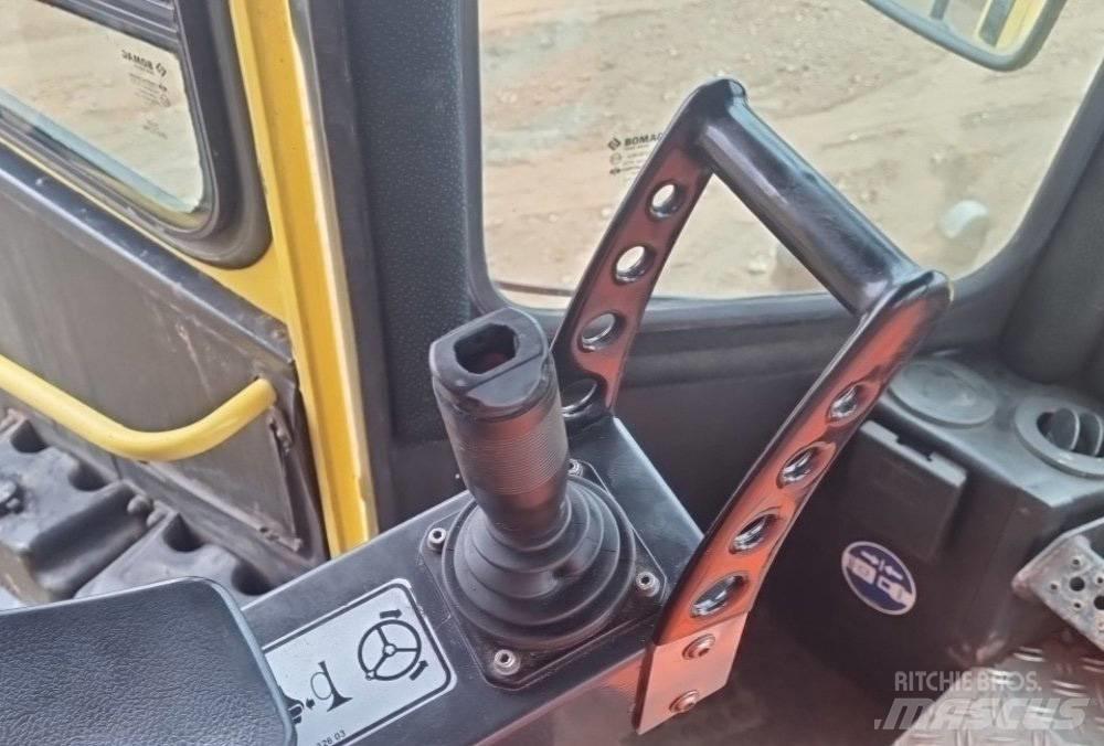 Bomag BC722RB2 Stampers