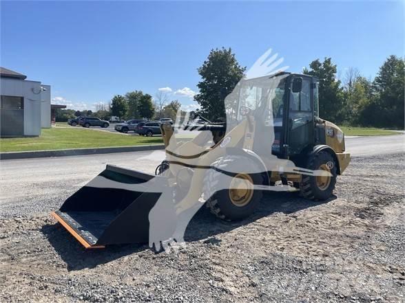 CAT 906M Wielladers