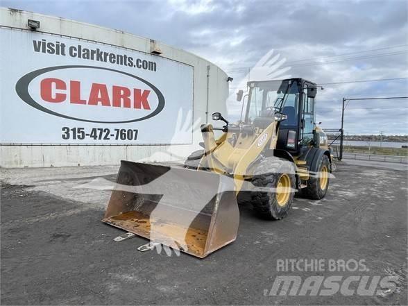 CAT 908M Wielladers