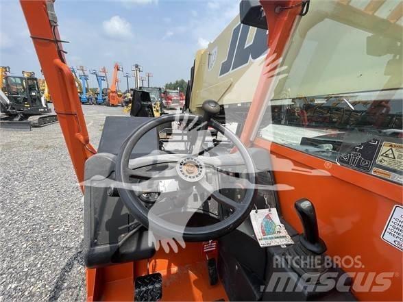 JLG G12-55A Verreikers