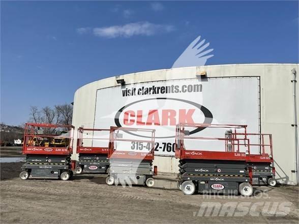 SkyJack SJ3219 Schaarhoogwerkers