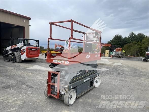 SkyJack SJ3226 Schaarhoogwerkers