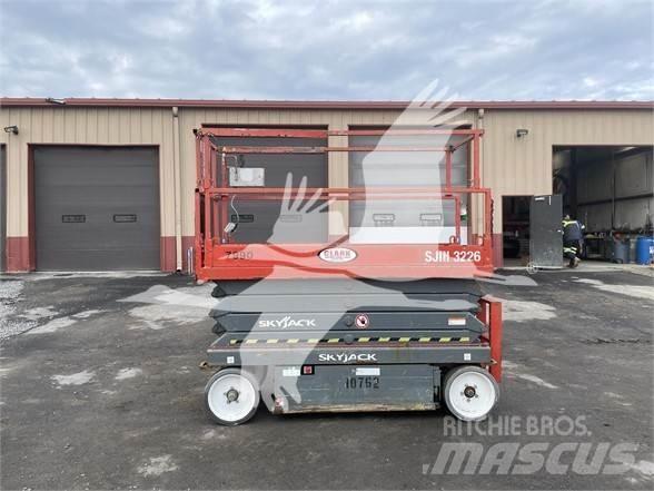 SkyJack SJ3226 Schaarhoogwerkers