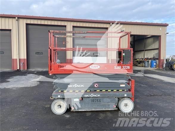 SkyJack SJ3226 Schaarhoogwerkers