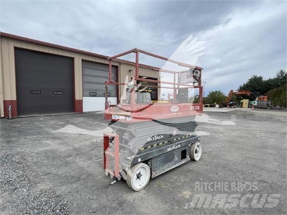 SkyJack SJ3226 Schaarhoogwerkers