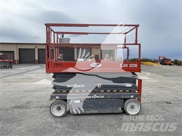 SkyJack SJ3226 Schaarhoogwerkers