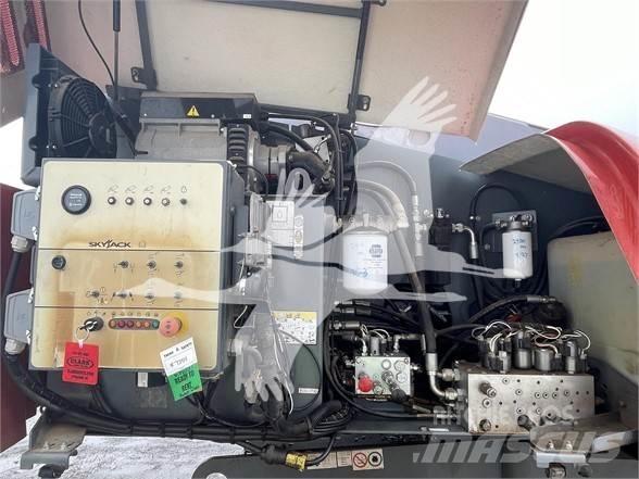 SkyJack SJ66T Telescoophoogwerkers