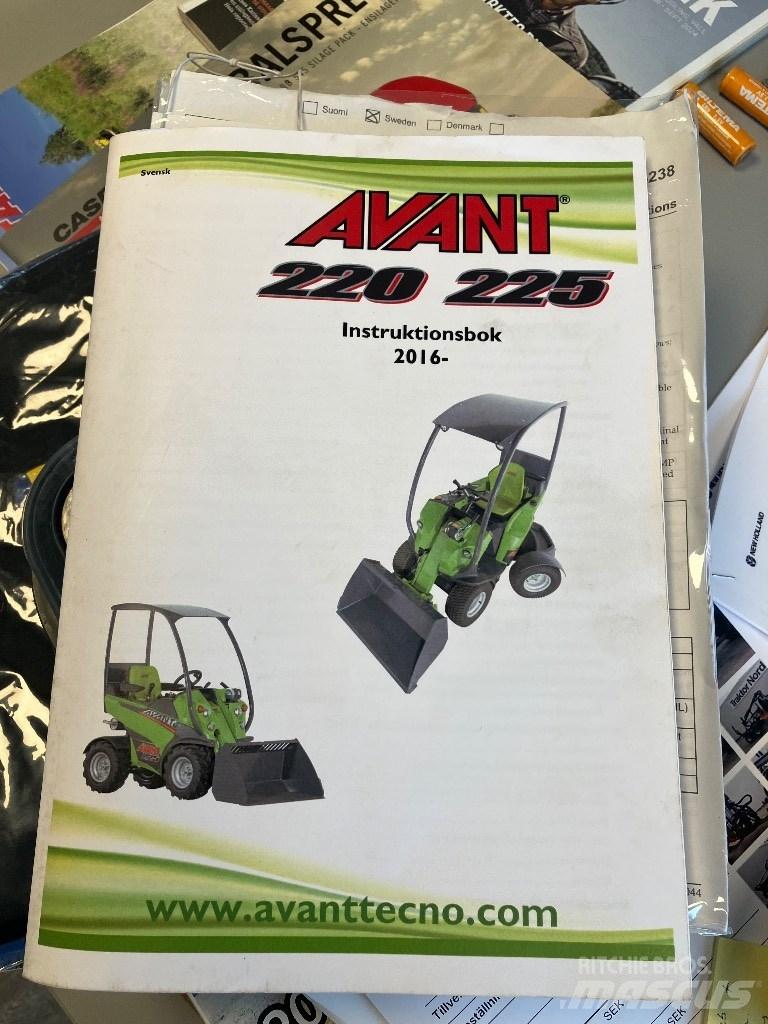 Avant 225 Knik- en schrankladers