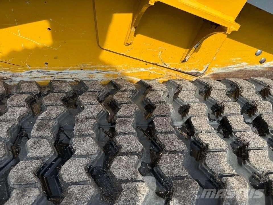 John Deere 317G Schrankladers