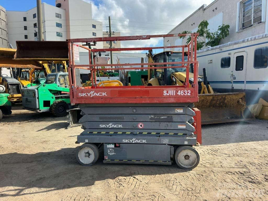 JLG 32 Lift Schaarhoogwerkers