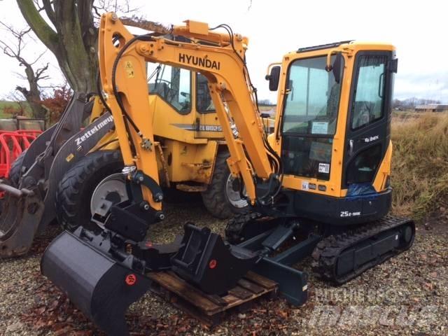 Hyundai R25 AK Minigraafmachines < 7t