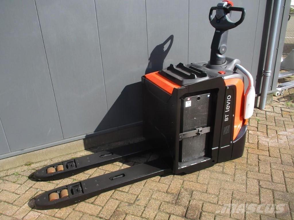 Toyota LPE200 Meerij pallettruck met platform