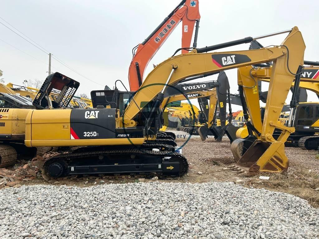 CAT 325 D2 Rupsgraafmachines