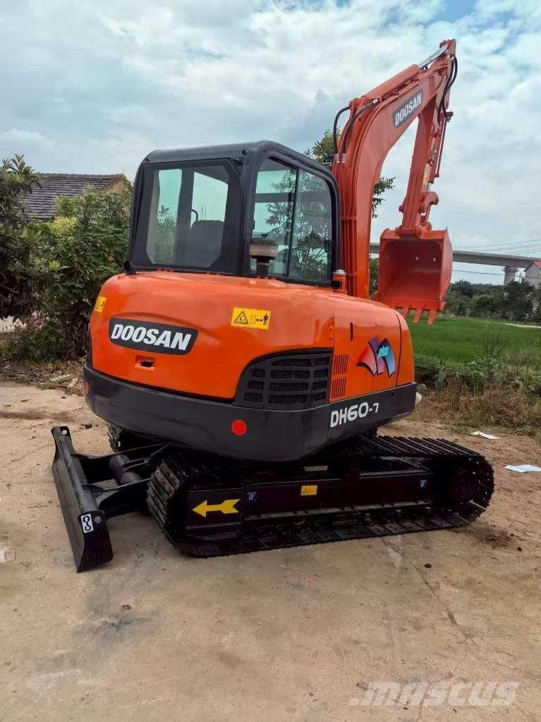 Doosan DH 60 Minigraafmachines < 7t