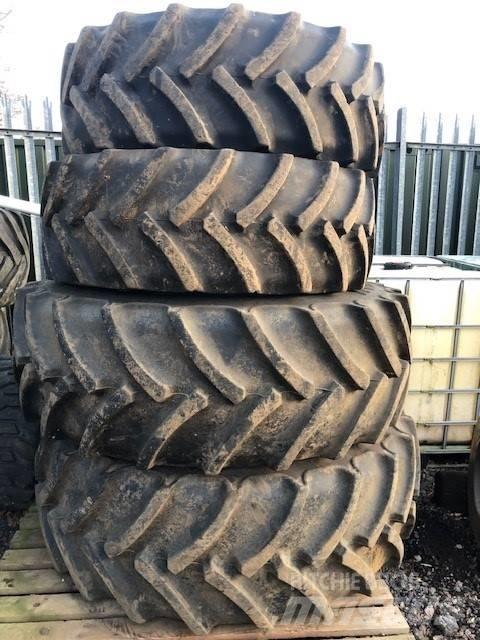 Mitas WELDED WHEELS Banden, wielen en velgen