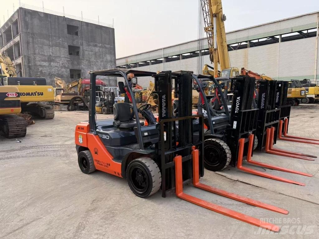 Toyota 8 FD 30 Diesel heftrucks
