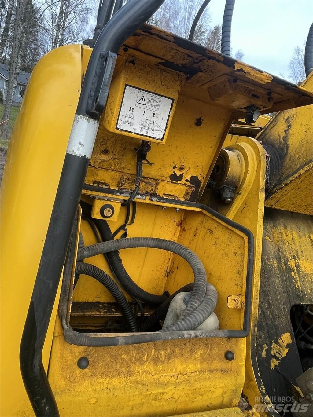 JCB JS 200 LC Rupsgraafmachines