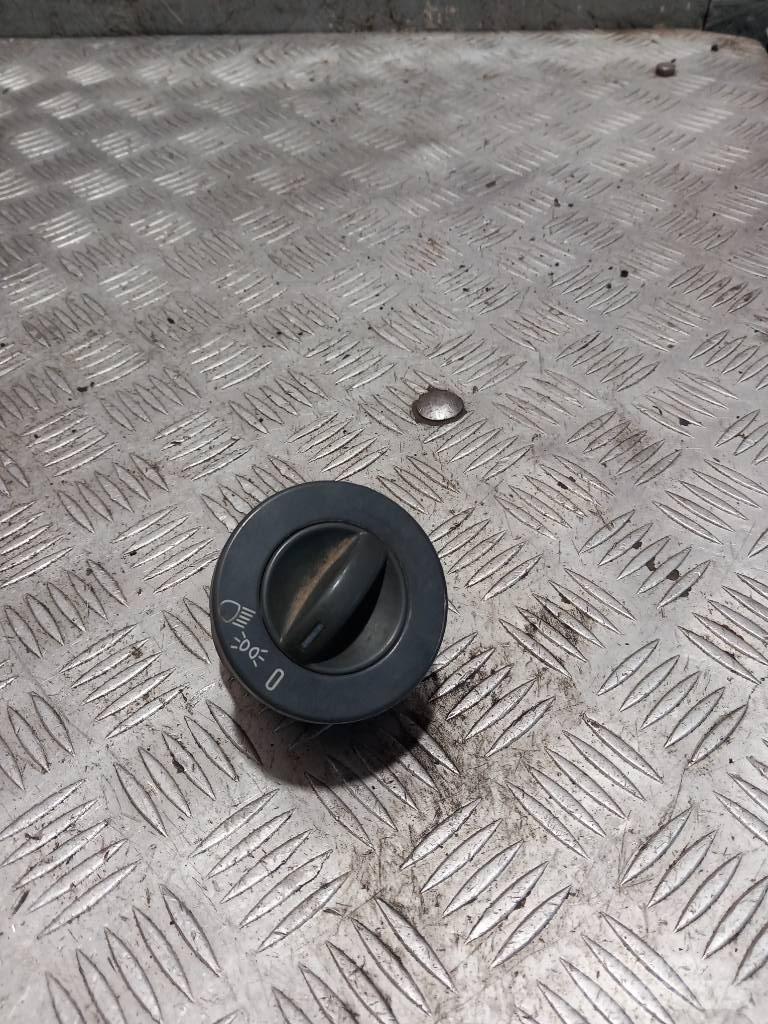 MAN TGM  81255250193 Cabine en interieur