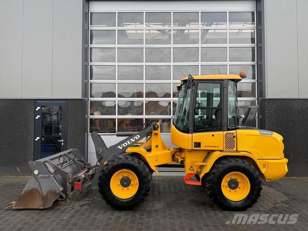 Volvo L30G Wielladers