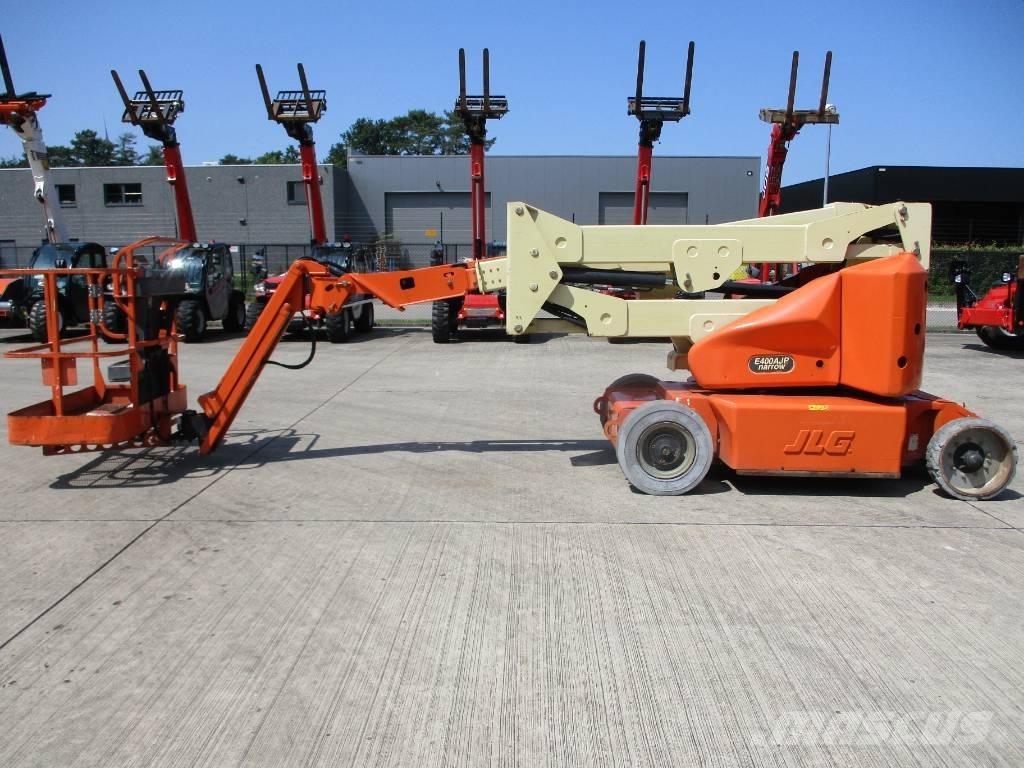 JLG E400 AJPN (146) Zelfrijdende knikarm hoogwerker