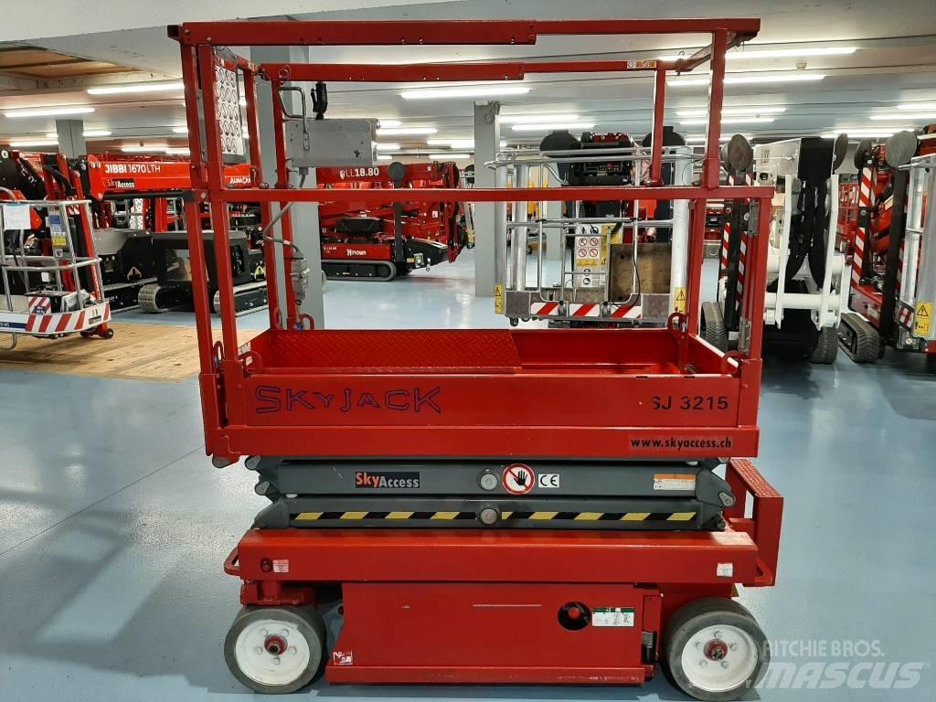 SkyJack SJIII 3215 Schaarhoogwerkers