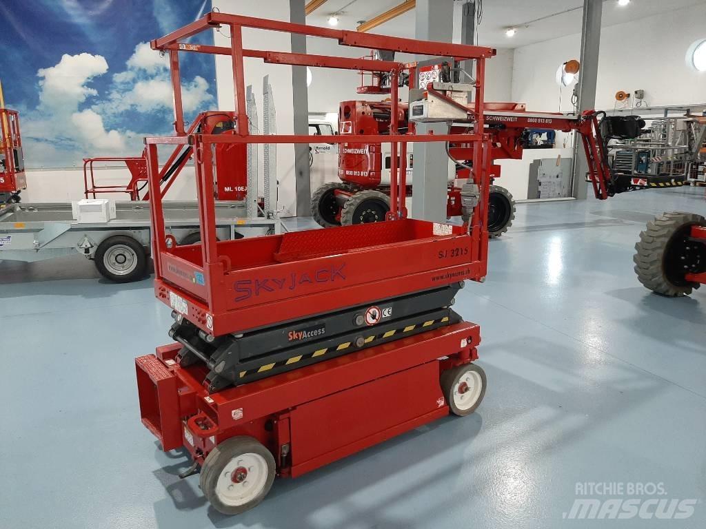 SkyJack SJIII 3215 Schaarhoogwerkers