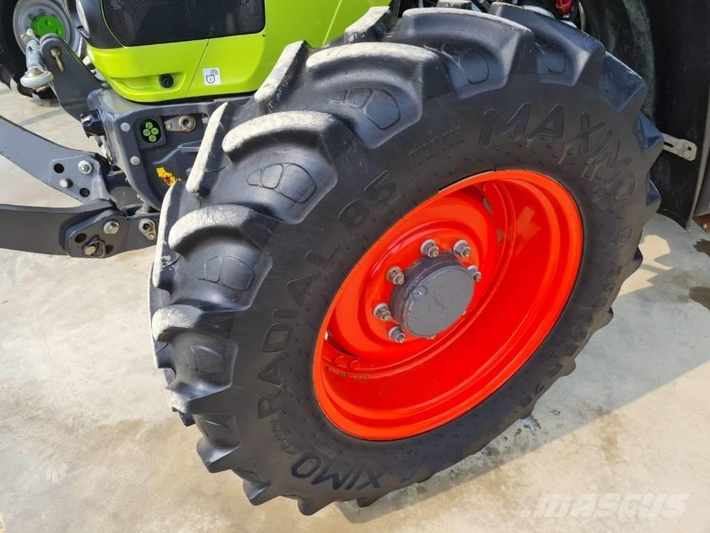 CLAAS Arion 440 CIS Tractoren