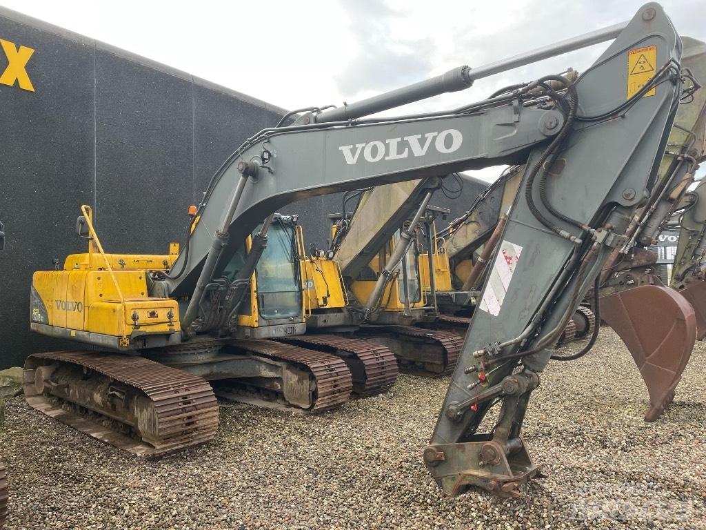 Volvo EC210B Rupsgraafmachines