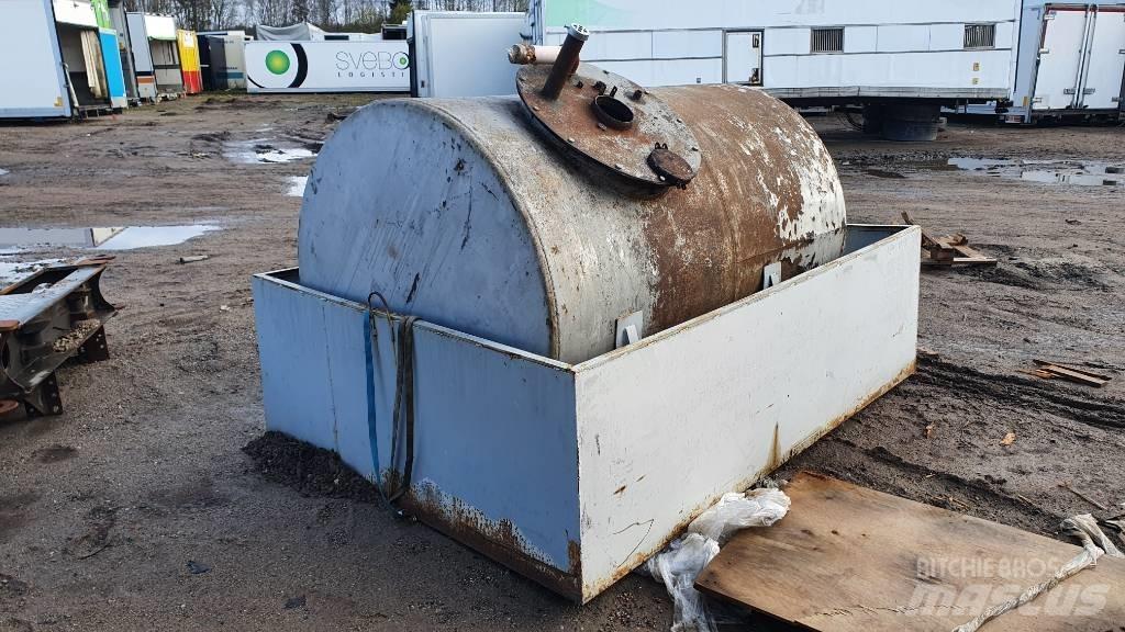  FUEL TANK Tanken