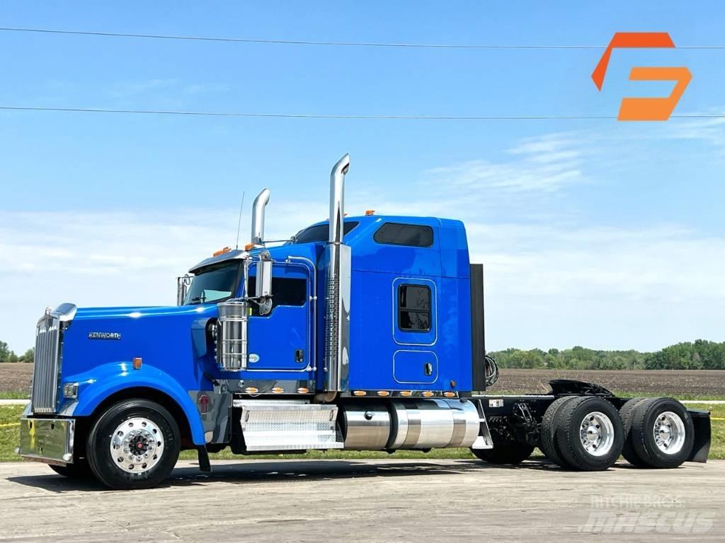 Kenworth W 900 Trekkers