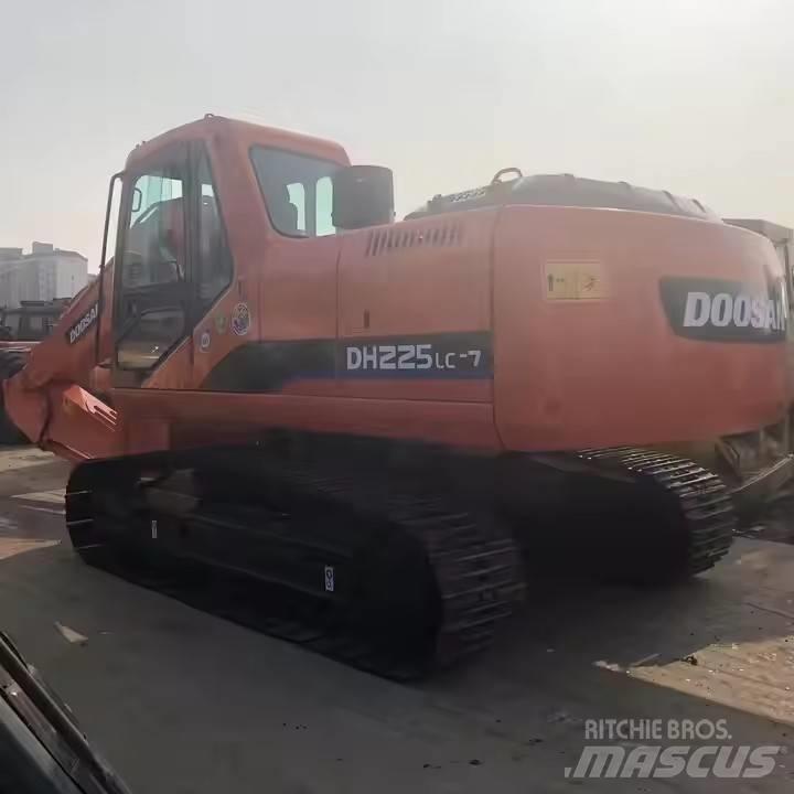 Doosan DH 225 Rupsgraafmachines