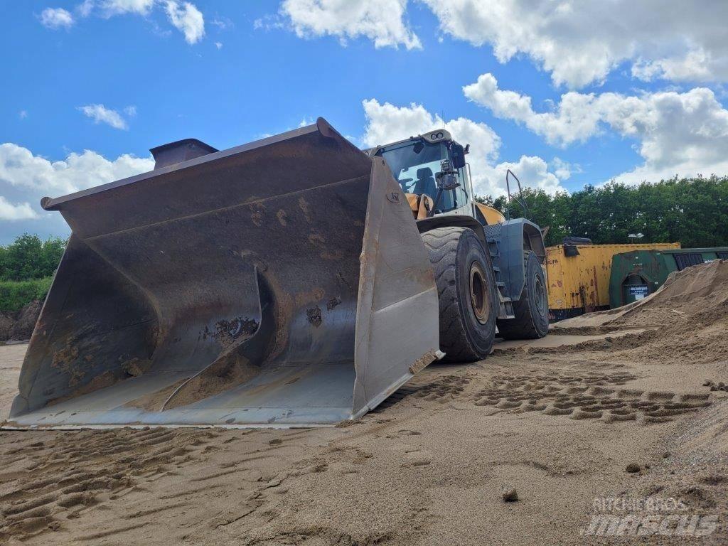 Liebherr L 586 Wielladers