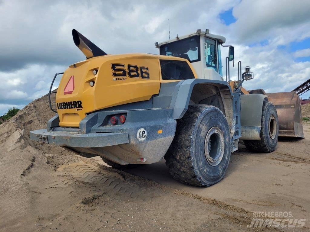 Liebherr L 586 Wielladers