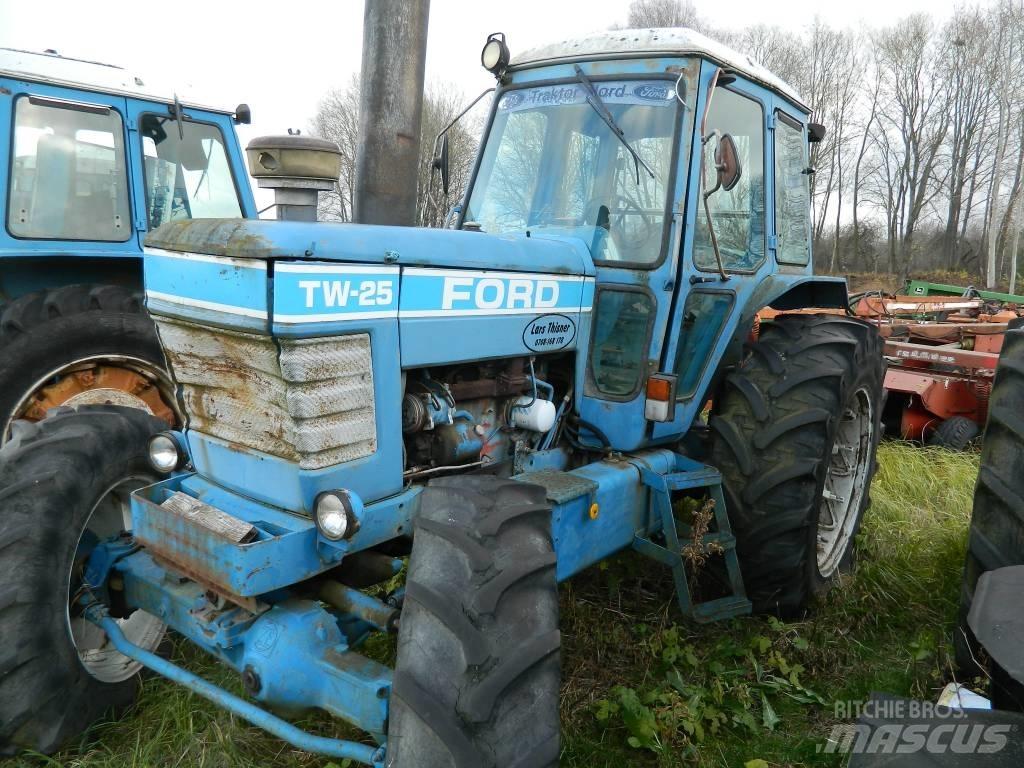Ford TW 25 Tractoren