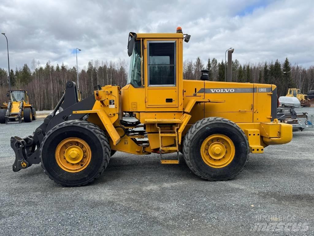Volvo L 90 D Wielladers