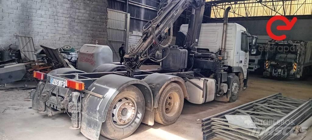 Volvo FM 9 260 Bakwagens met gesloten opbouw