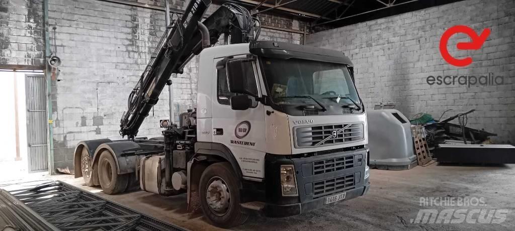 Volvo FM 9 260 Bakwagens met gesloten opbouw