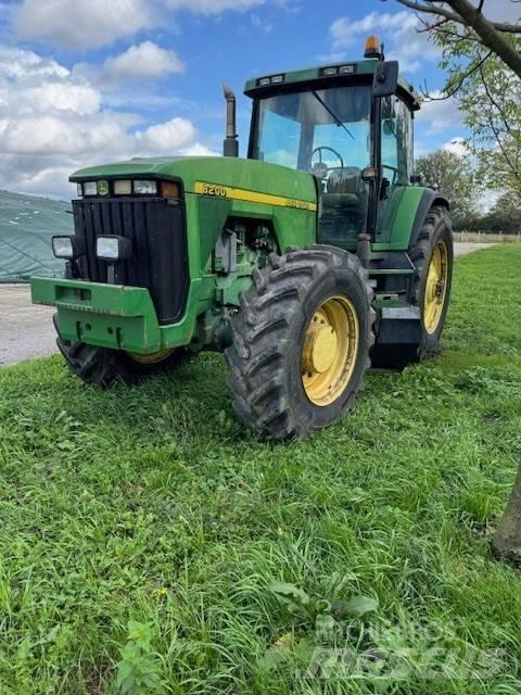 John Deere 8200 Tractoren