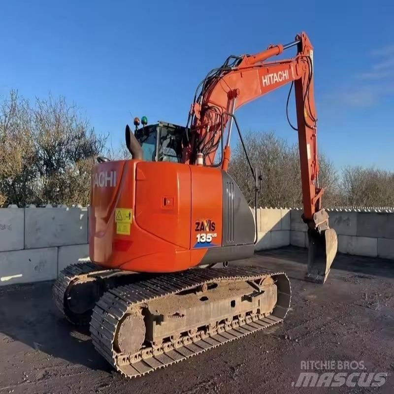 Hitachi ZX 135 Rupsgraafmachines