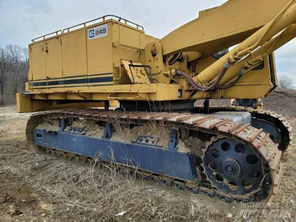 CAT 245 Rupsgraafmachines