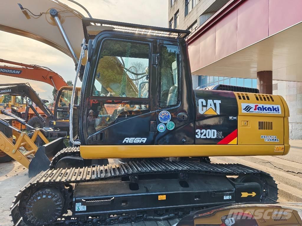 CAT 320 D2 L Rupsgraafmachines