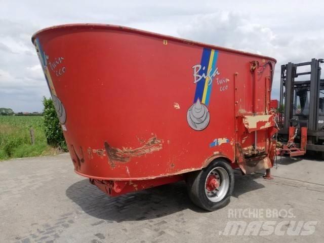 Peecon 17M³ Mengvoedermachines