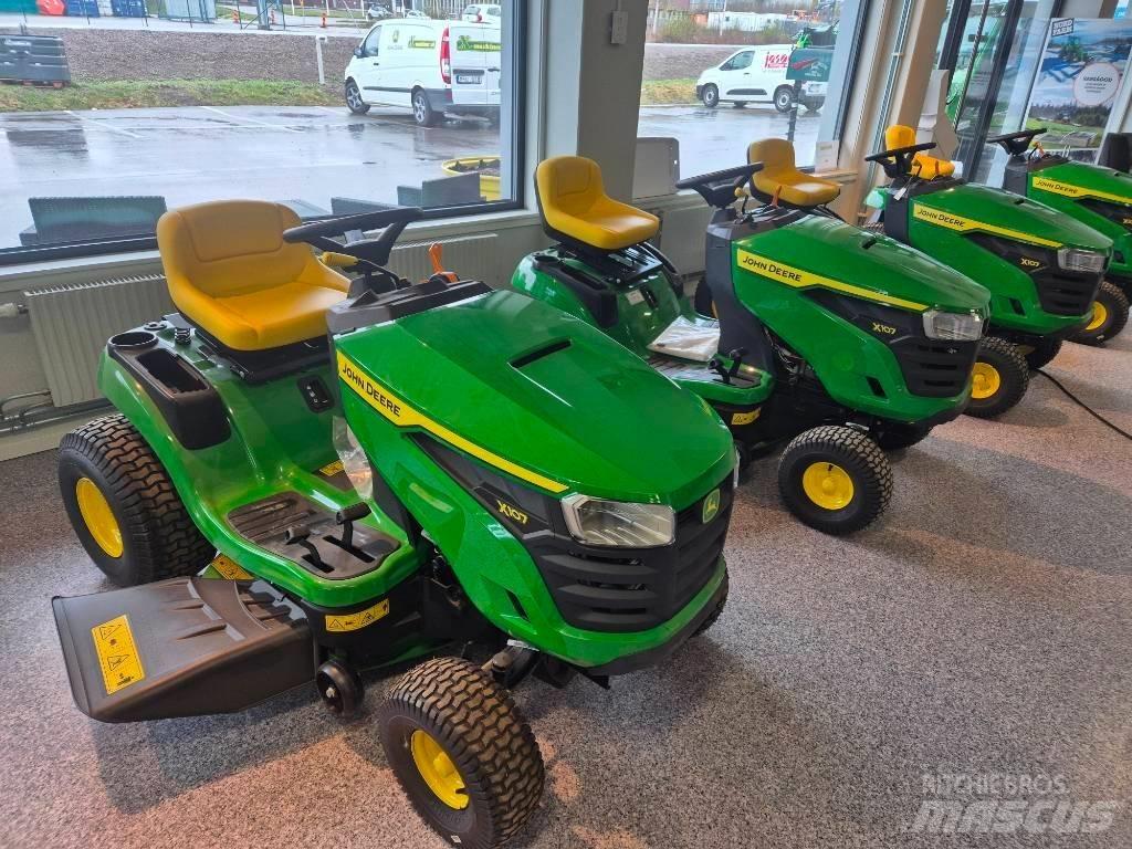 John Deere X 107 Rijmaaiers