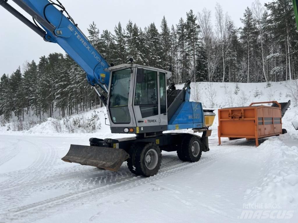 Fuchs MHL 320 Waste / industry handlers