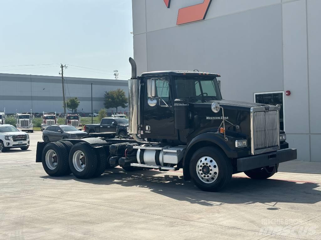 Western Star 4900 Trekkers