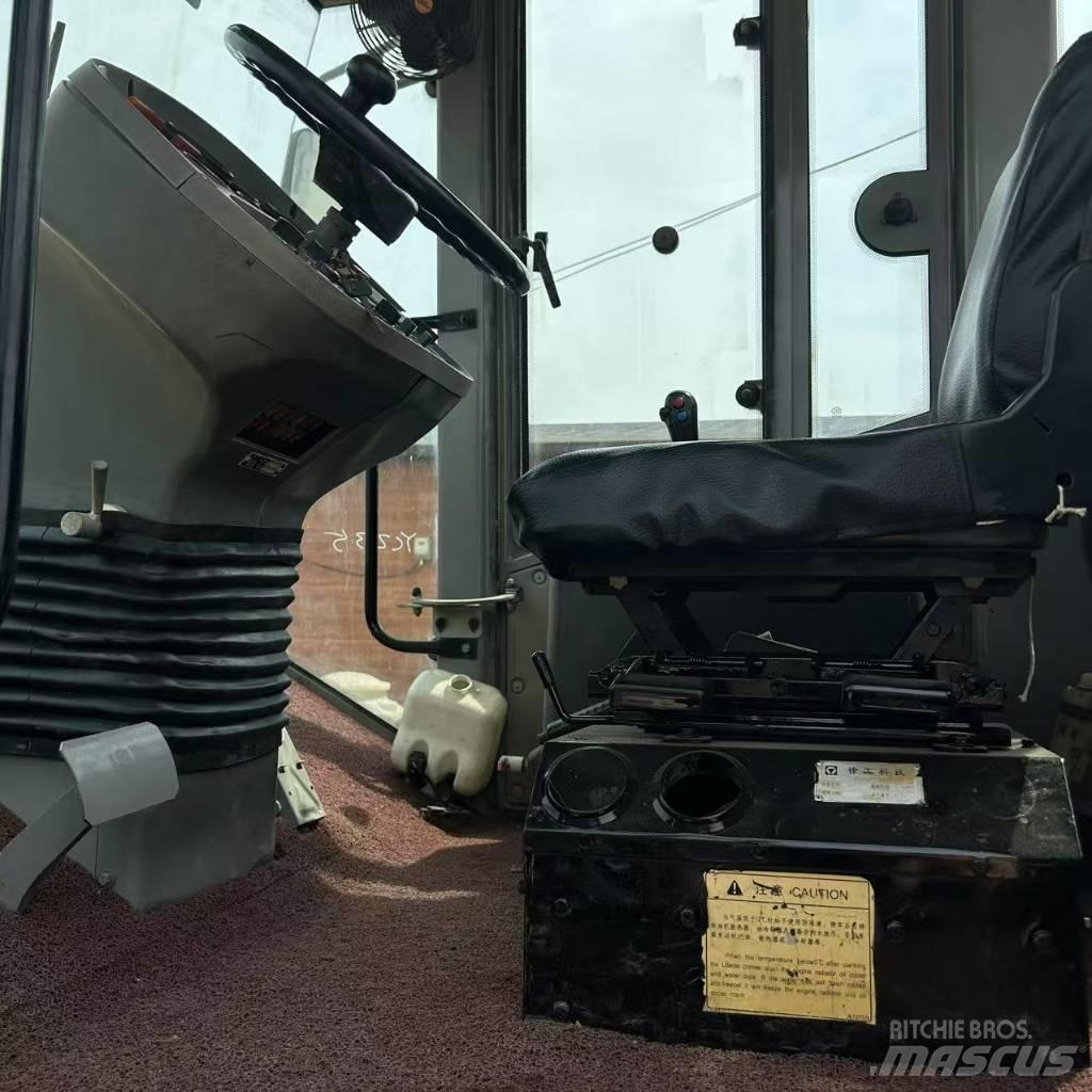 XCMG XS 223 J Trilrolwalsen