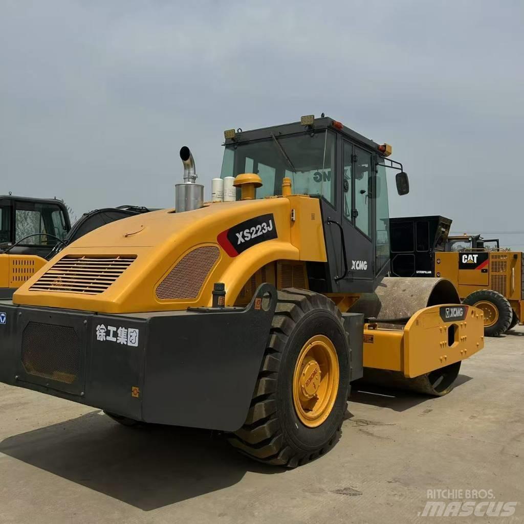 XCMG XS 223 J Trilrolwalsen
